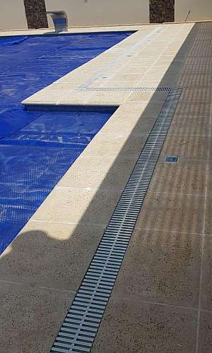 Canaleta de piscina Canaleta de piscina
