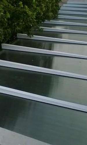 Cobertura de alumínio abre e fecha Cobertura de alumínio abre e fecha