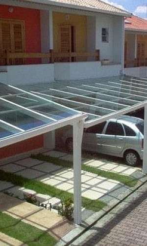 Cobertura de garagem em policarbonato Cobertura de garagem em policarbonato