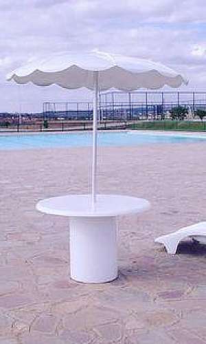 Mesa para área da piscina Mesa para área da piscina