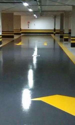 Pintura de faixa de estacionamento Pintura de faixa de estacionamento